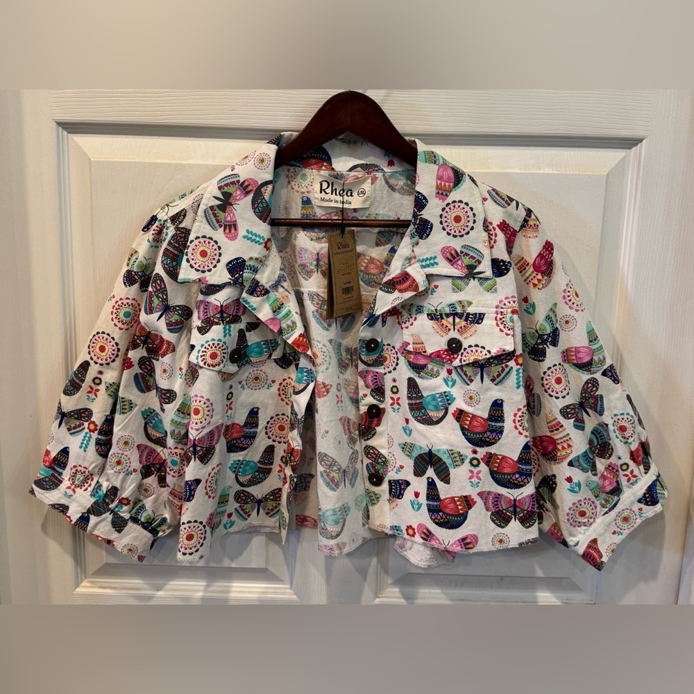 NWT Rhea Birds/Butterflies Cropped Jacket/Shacket Size L/XL Very Lightweight - Picture 4 of 8